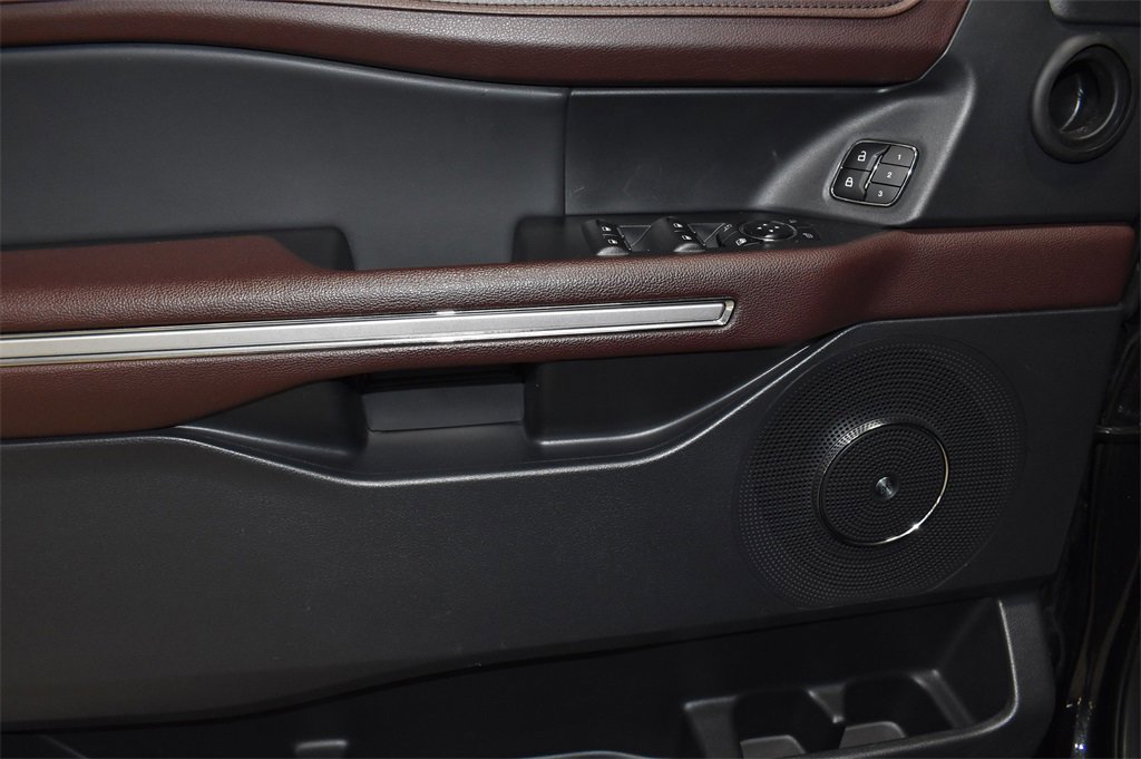 Used 2024 Ford Expedition Limited image 29
