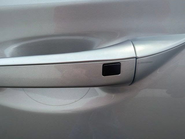 Used 2020 Hyundai Ioniq Limited FWD image 23