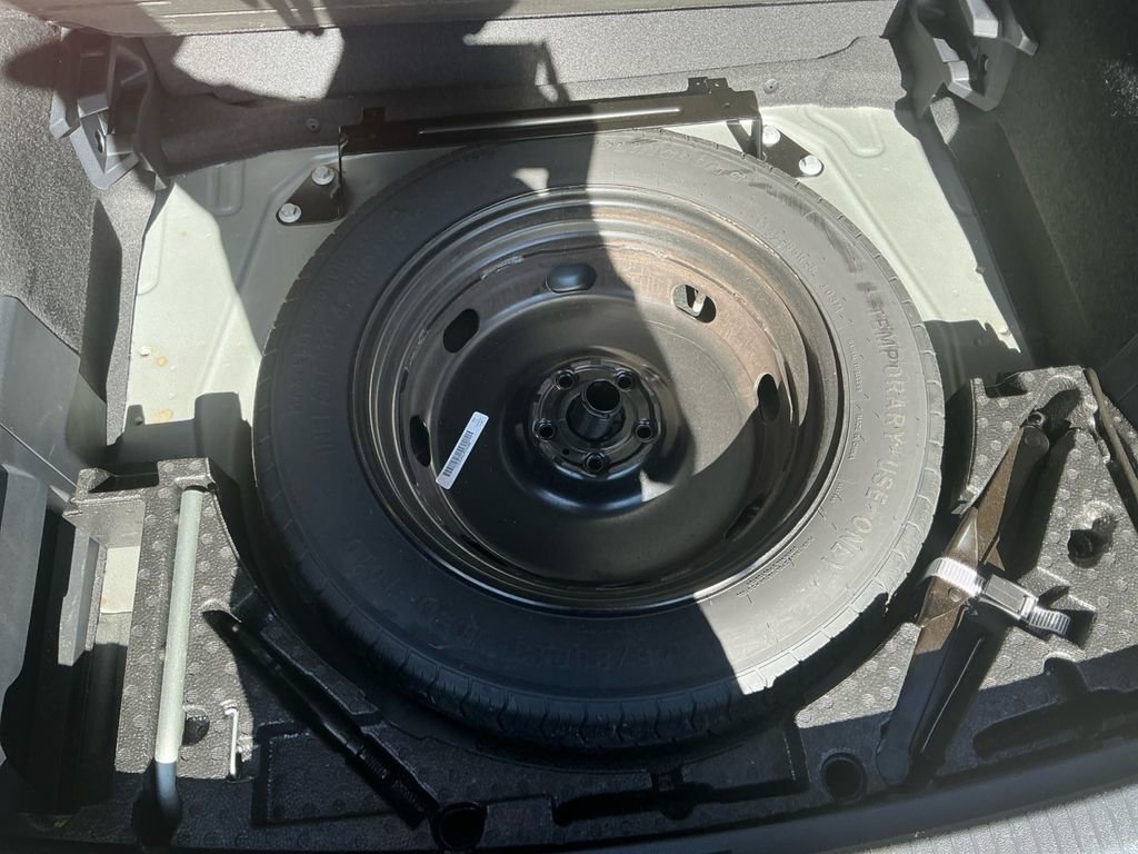 Used 2021 Volkswagen Tiguan S image 22