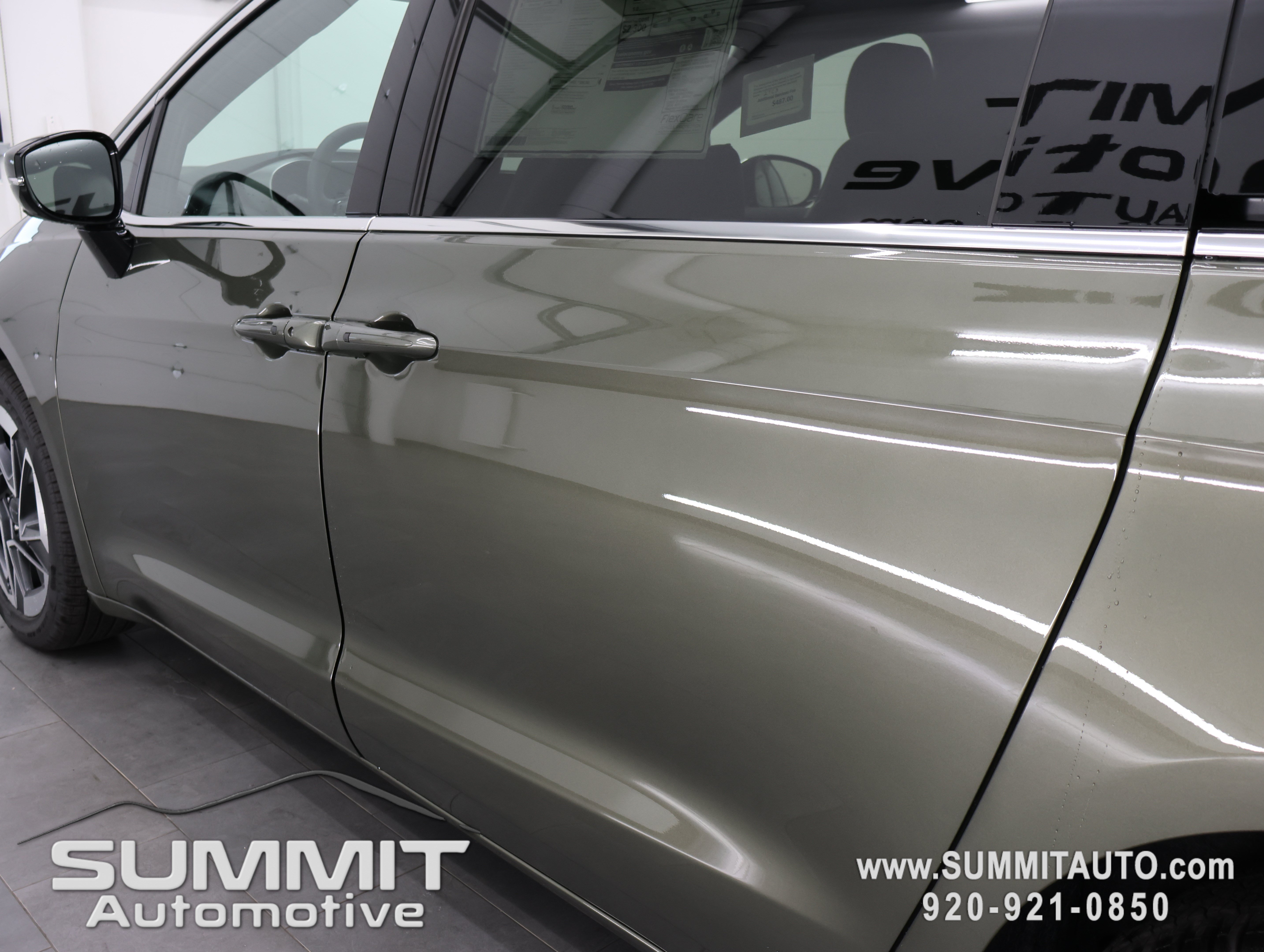 New 2027 Chrysler Pacifica Limited AWD/4WD image 38