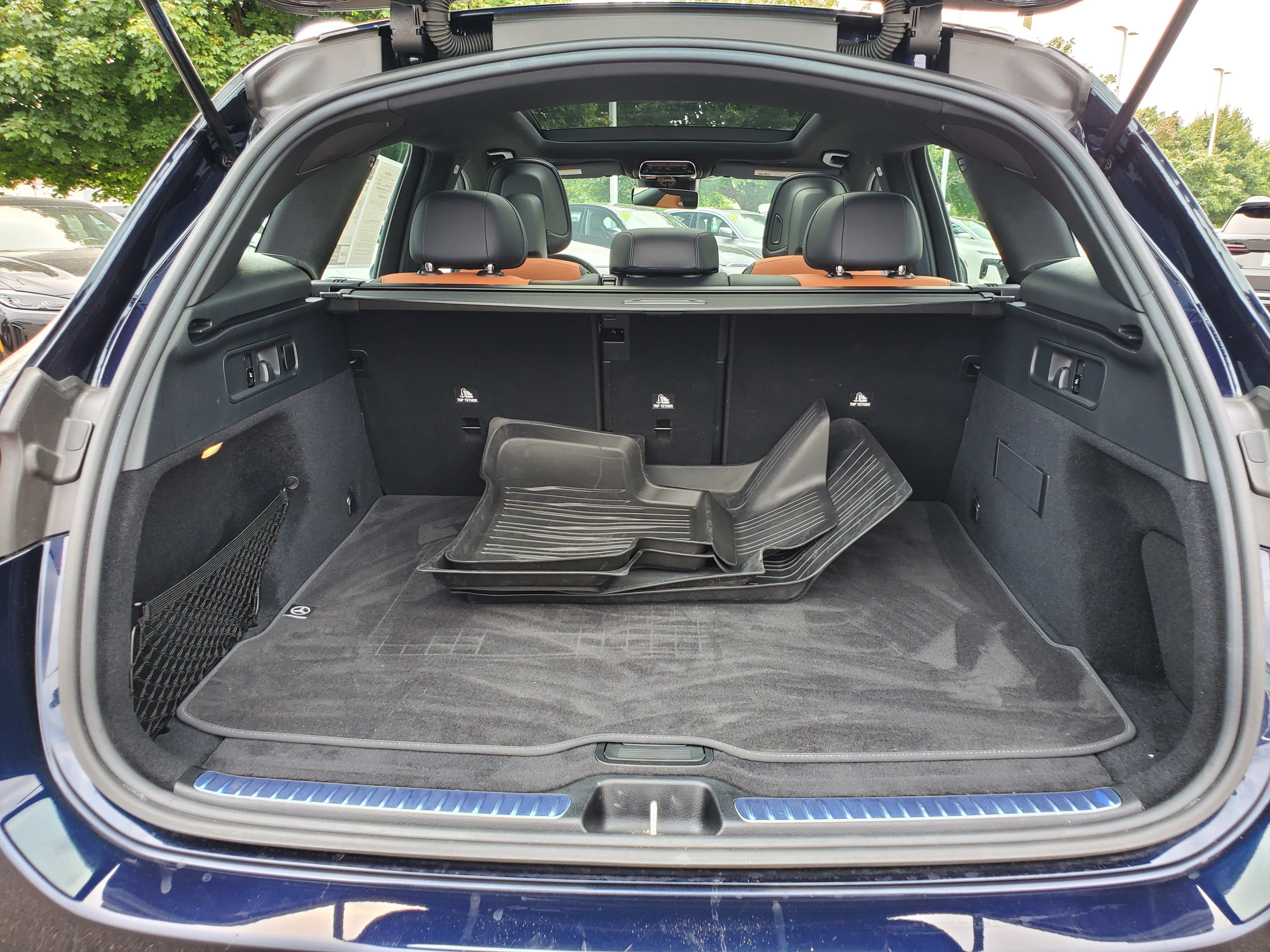 Used 2024 Mercedes-Benz GLC 43 AMG 4MATIC image 32