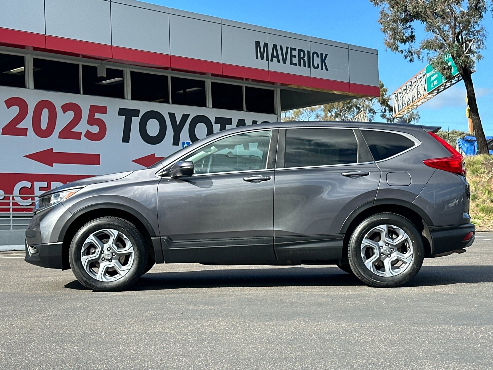 Used 2017 Honda CR-V EX-L image 2
