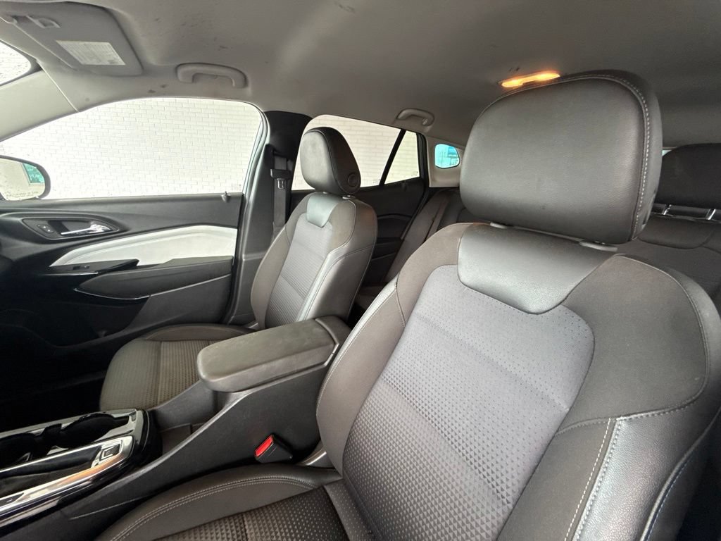 Used 2024 Chevrolet Trax LT FWD image 23