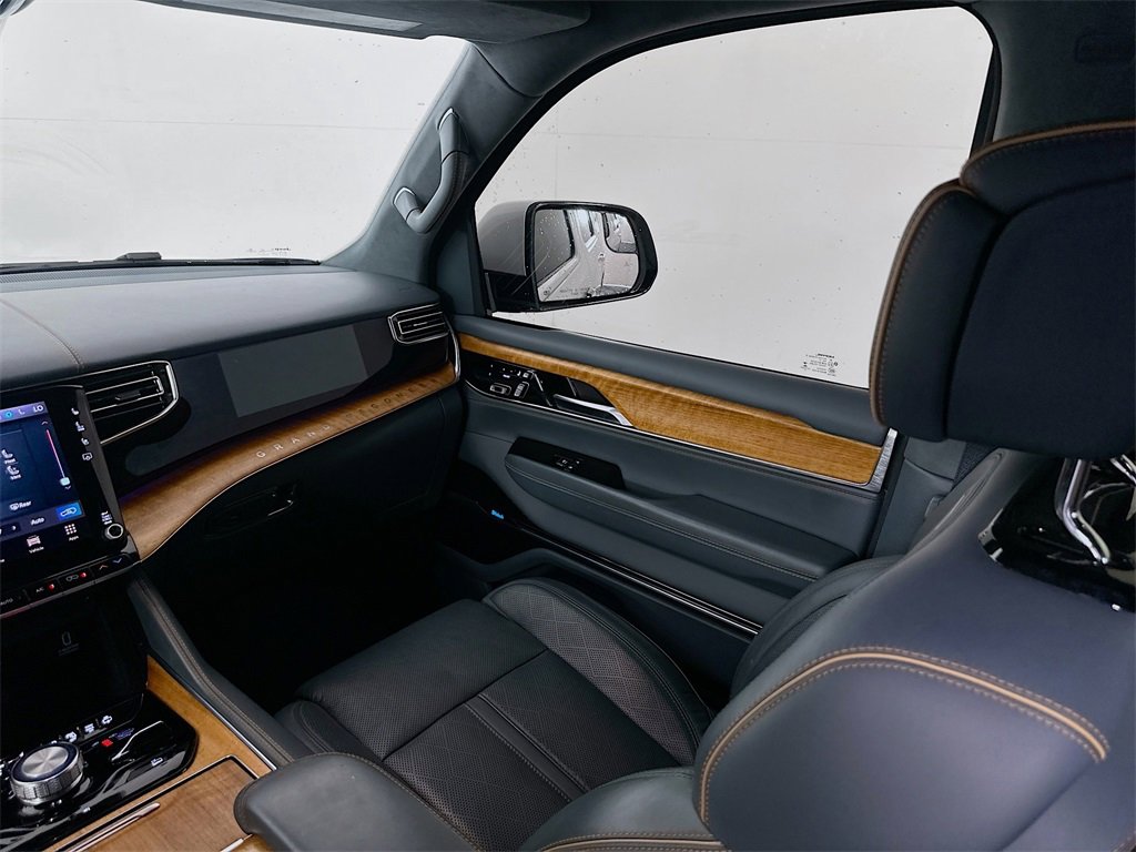 Used 2022 Jeep Grand Wagoneer Series II w/ Convenience Group III image 25