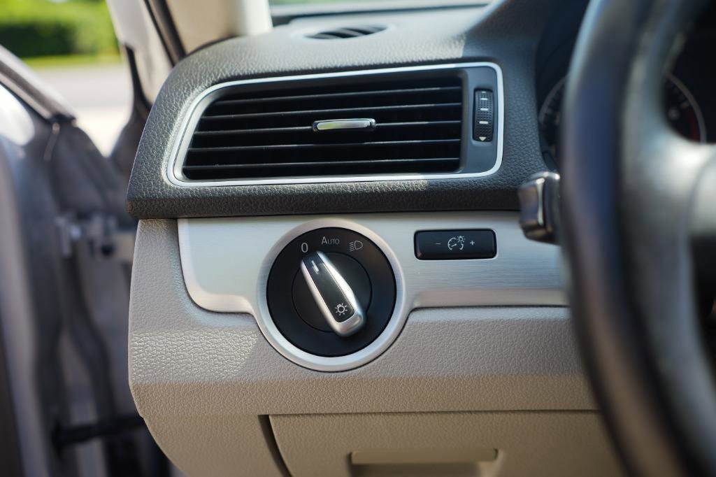 Used 2012 Volkswagen Passat 2.5 SE image 30