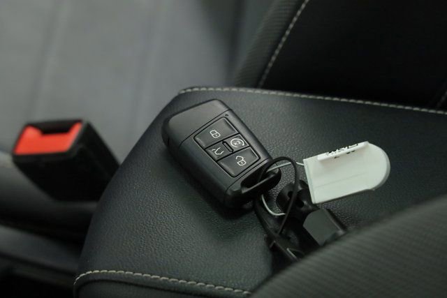 Certified 2022 Volkswagen Taos SE w/ Panoramic Sunroof Package image 41