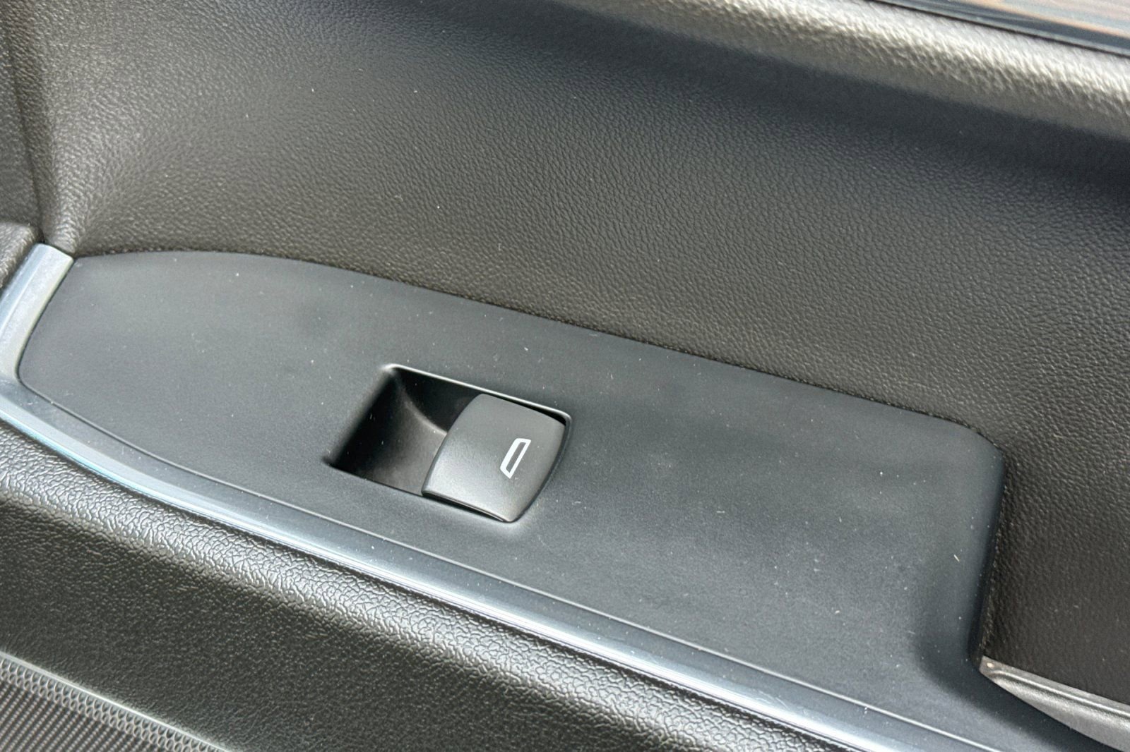 Used 2024 Chevrolet Silverado 1500 LT image 22