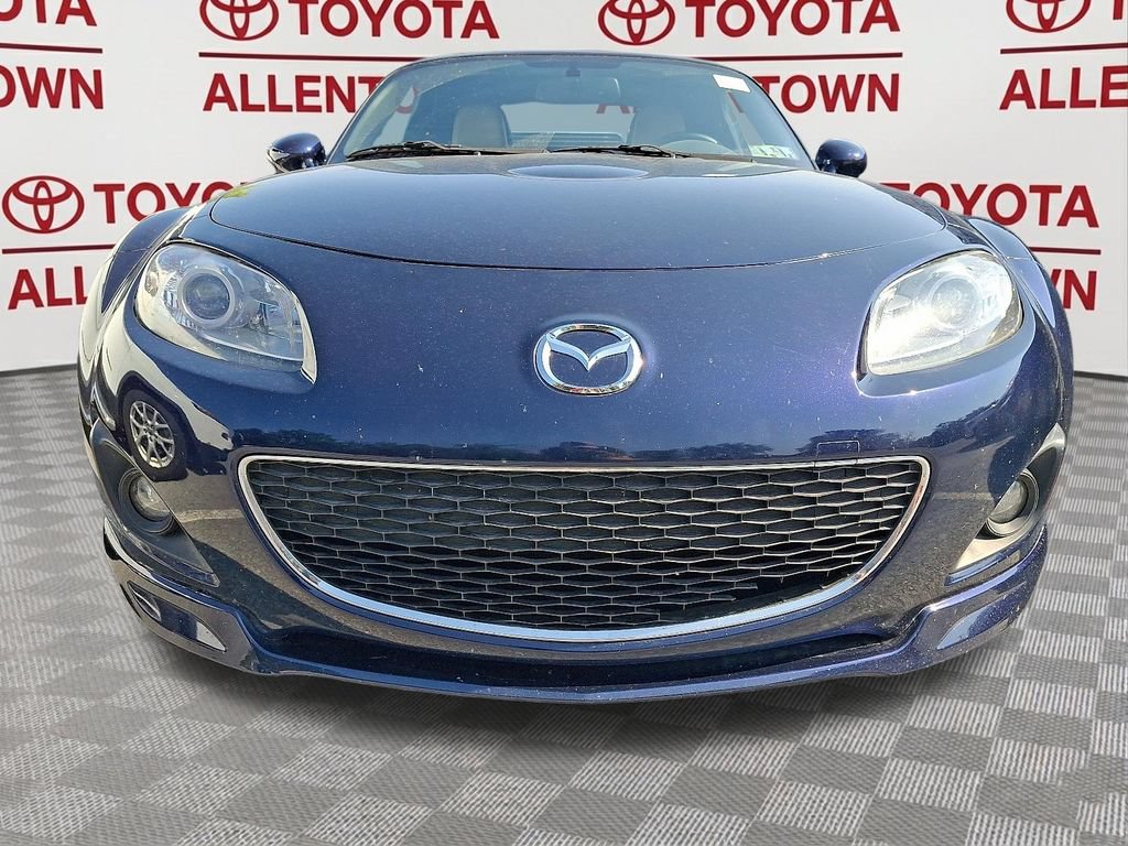 Used 2009 MAZDA MX-5 Miata Grand Touring w/ Premium Pkg RWD image 2