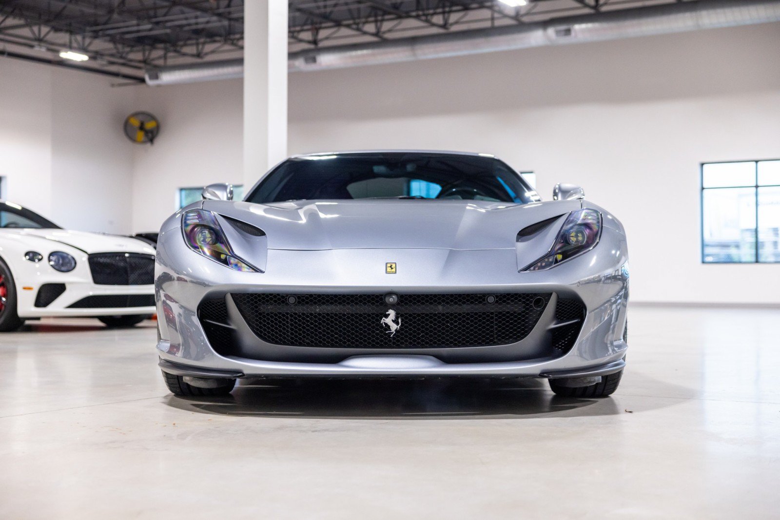 Used 2019 Ferrari 812 Superfast RWD image 2