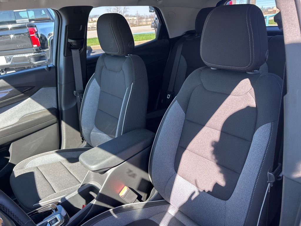 Used 2024 Chevrolet TrailBlazer LT w/ LT Cold Weather Package image 17