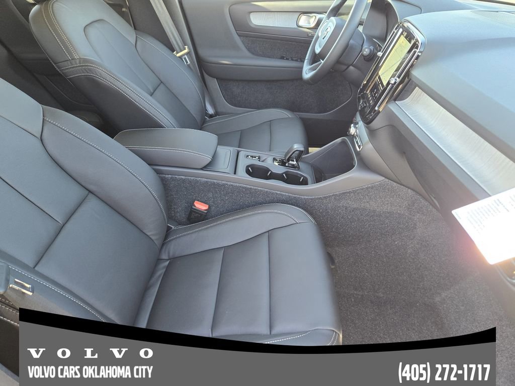 New 2026 Volvo XC40 B4 Core w/ Protection Package Premier image 13