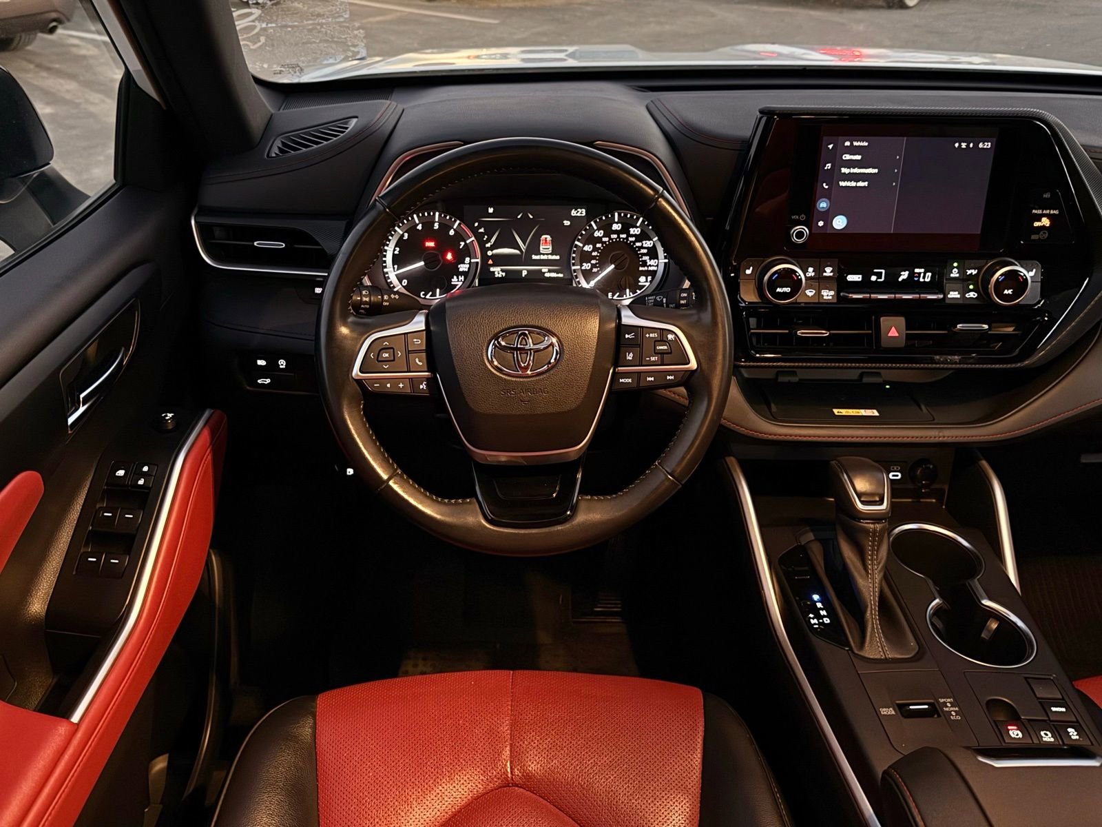 Used 2023 Toyota Highlander XSE image 32