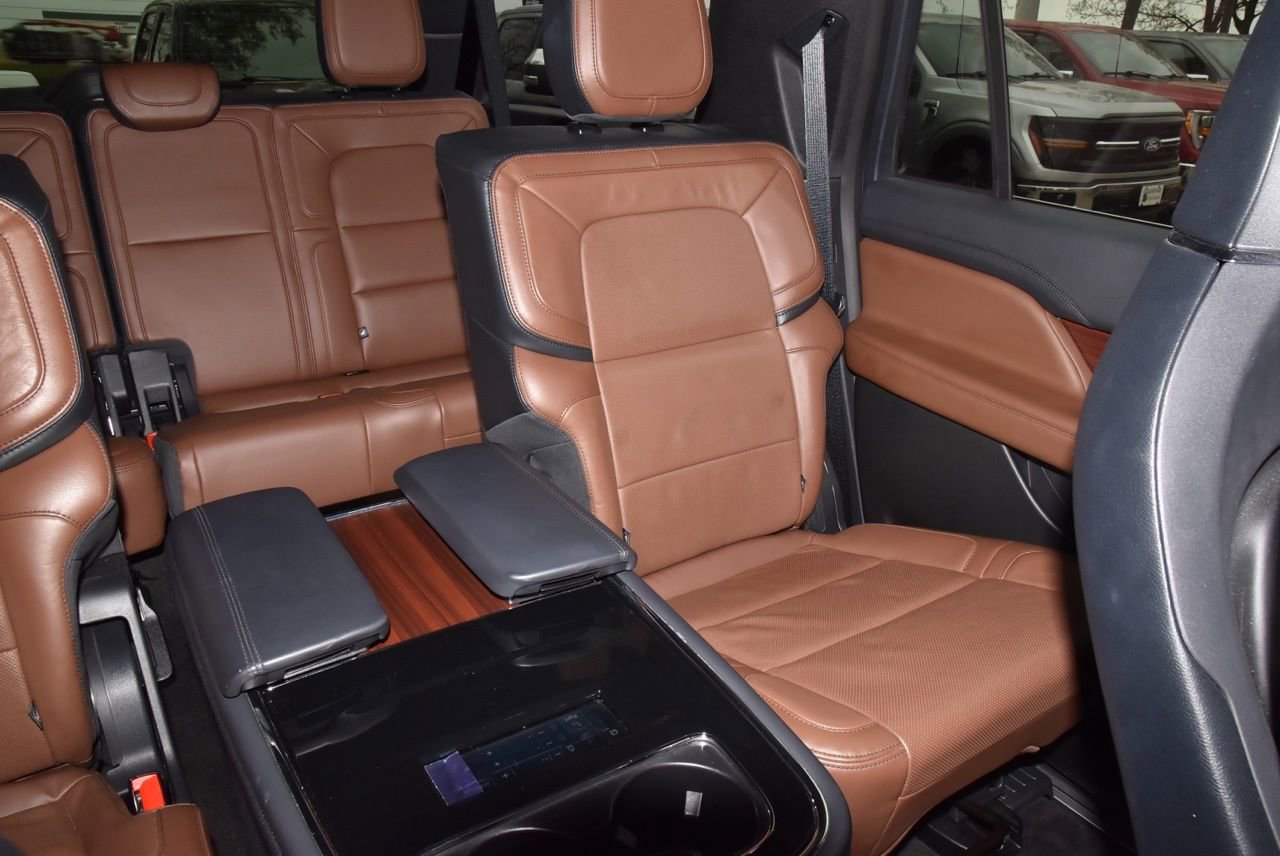 Used 2023 Lincoln Navigator L Reserve image 23