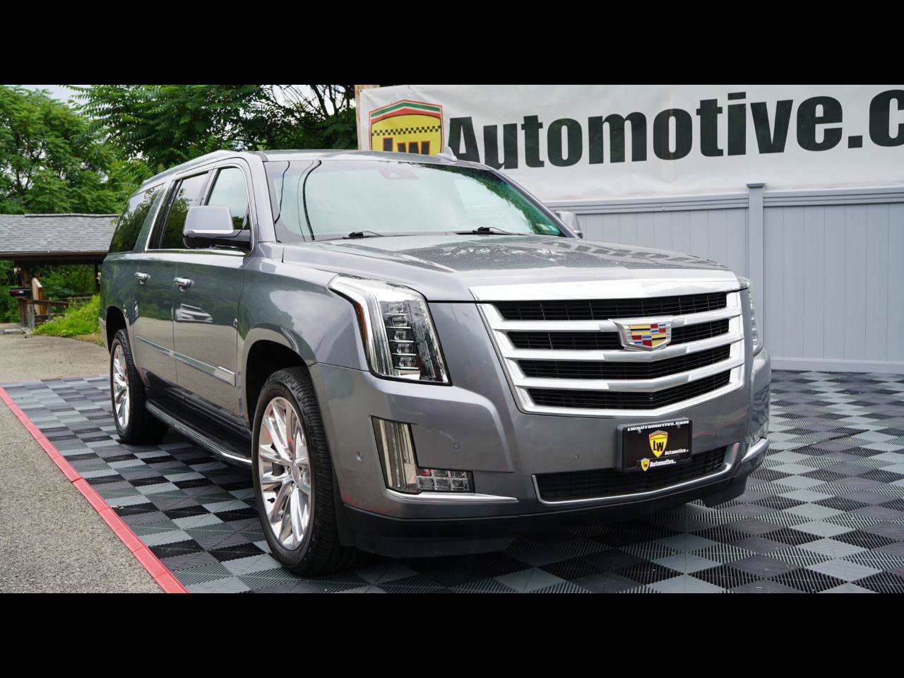 Used 2019 Cadillac Escalade ESV Luxury AWD/4WD image 1
