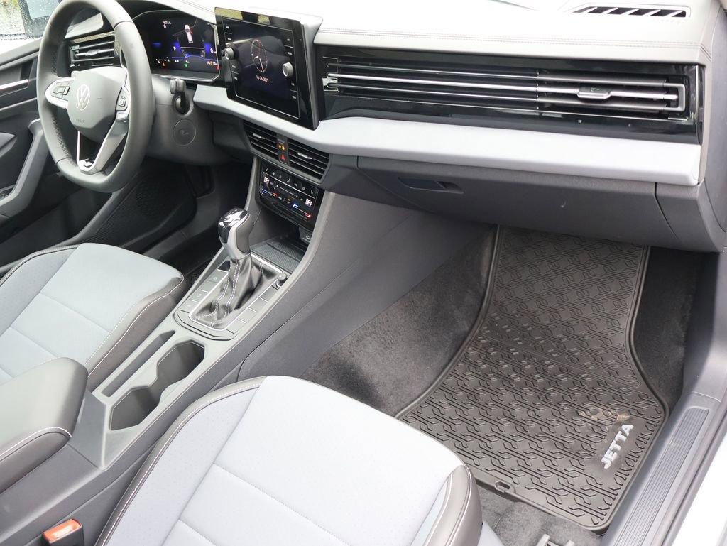 New 2026 Volkswagen Jetta SE image 11