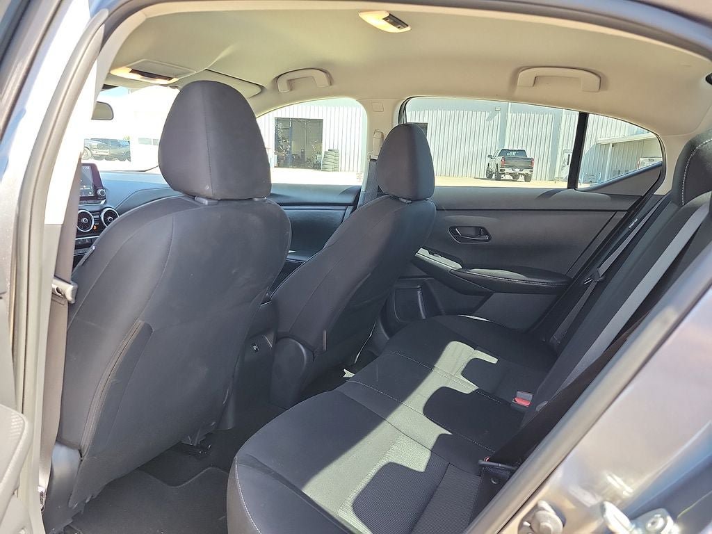 Used 2025 Nissan Sentra SV FWD image 9