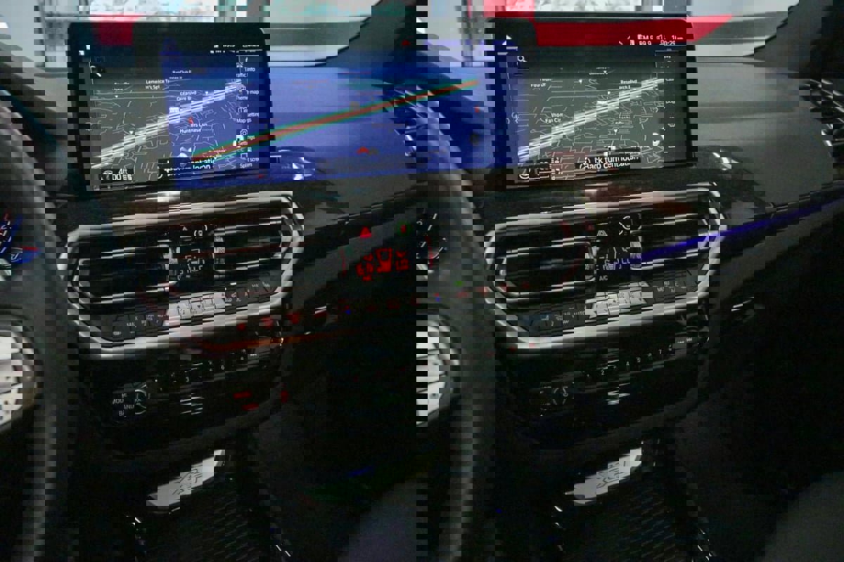 Used 2024 BMW X3 sDrive30i w/ Premium Package image 21