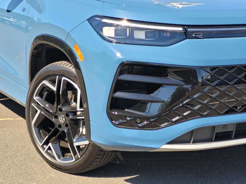New 2026 Volkswagen Tiguan SEL R-Line AWD/4WD image 3
