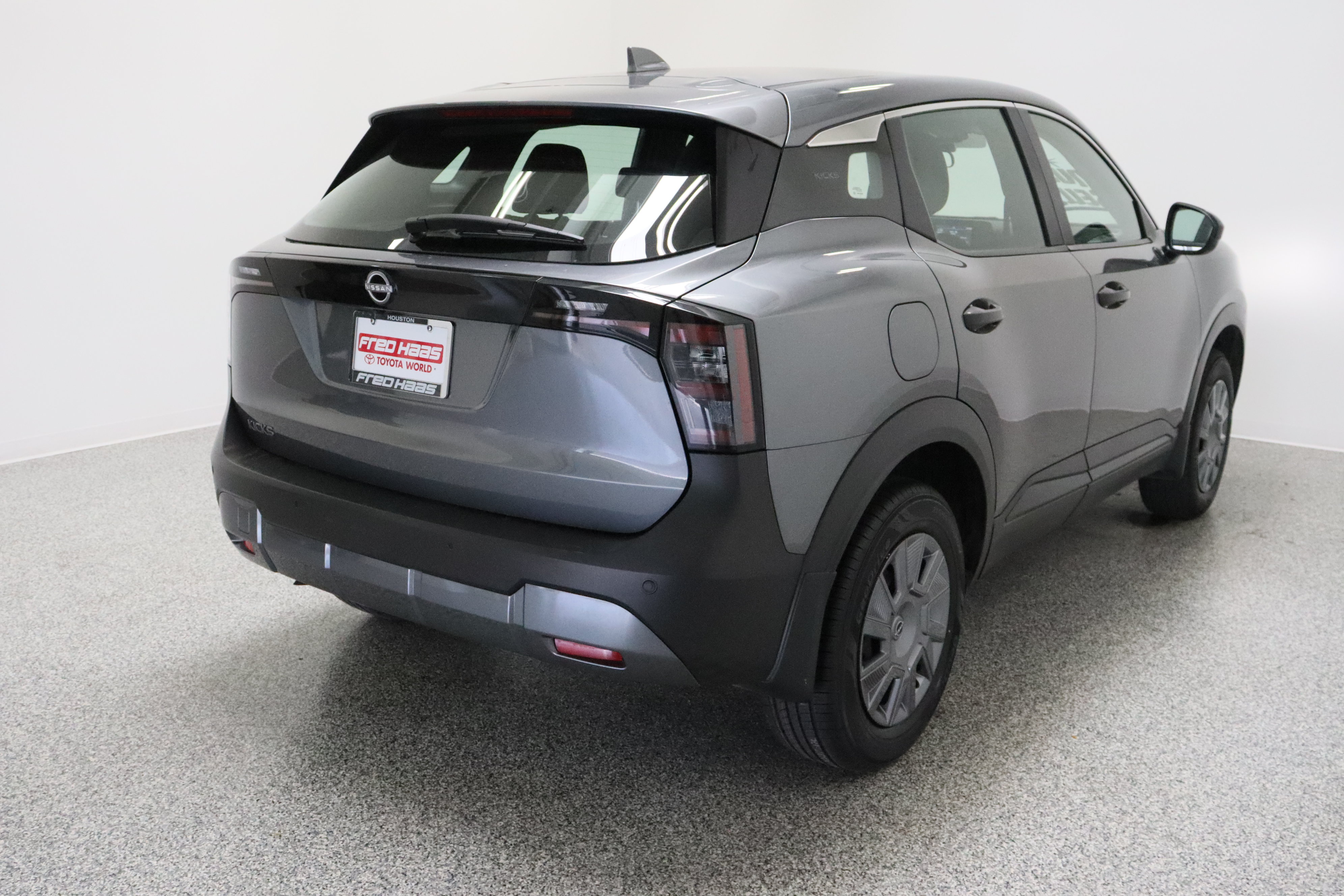 Used 2025 Nissan Kicks S FWD image 7