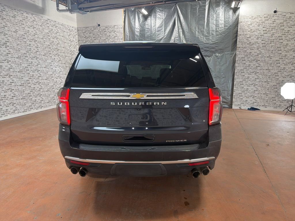 Used 2023 Chevrolet Suburban Premier image 6