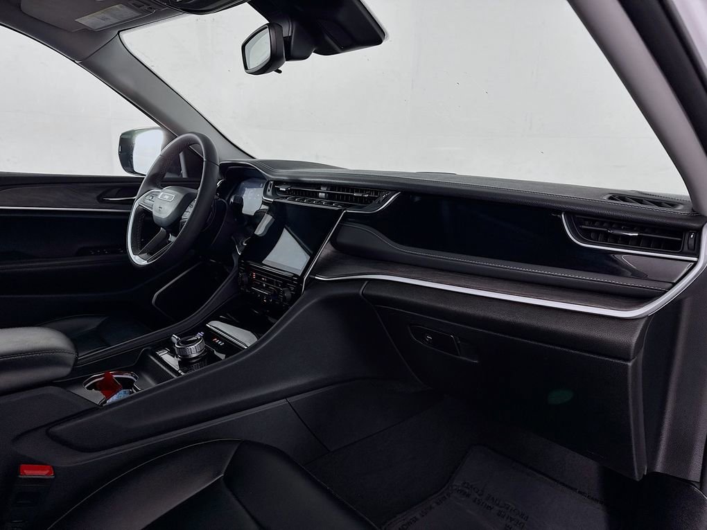 Used 2024 Jeep Grand Cherokee Limited 4xe image 31