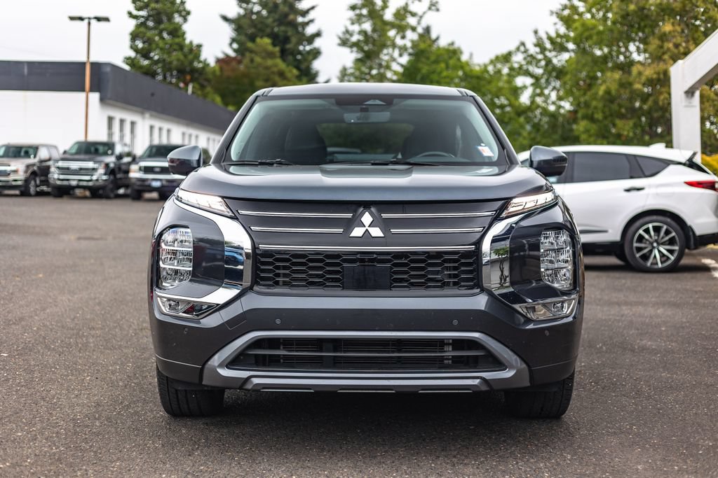 Used 2025 Mitsubishi Outlander SE FWD image 5