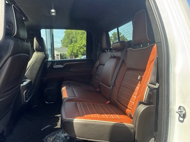 Used 2024 GMC Sierra 3500 Denali Ultimate AWD/4WD image 11