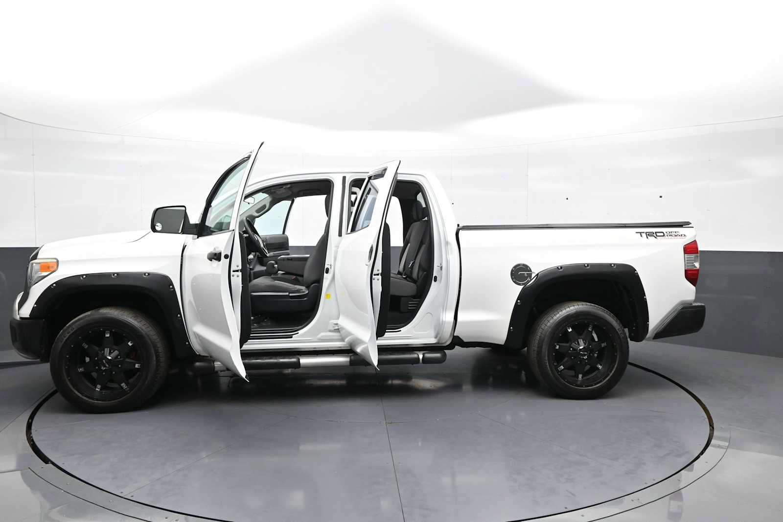Used 2016 Toyota Tundra SR w/ Exterior Package AWD/4WD image 41