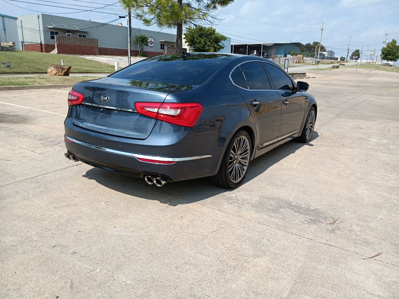 Used 2015 Kia Cadenza Limited image 3