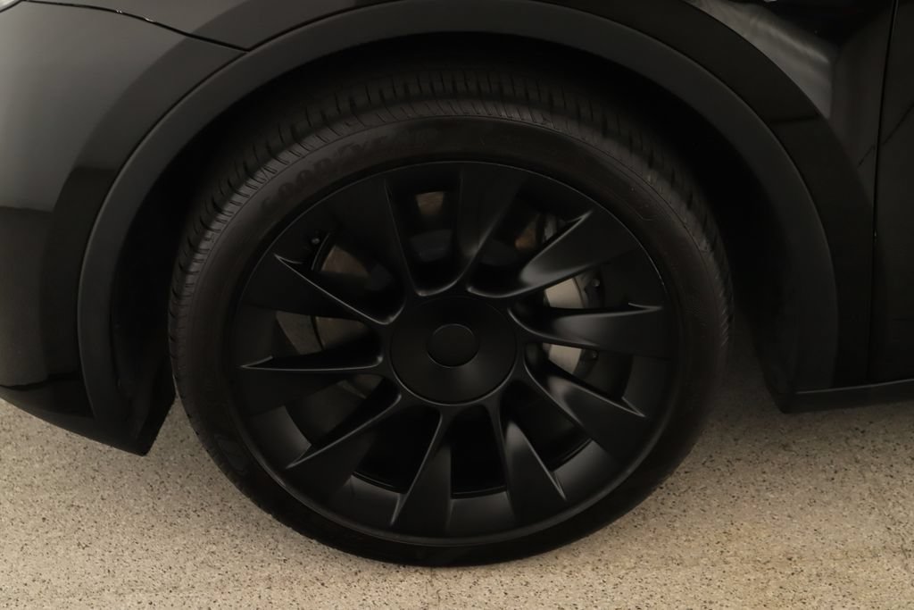 Used 2023 Tesla Model Y Long Range AWD/4WD image 33