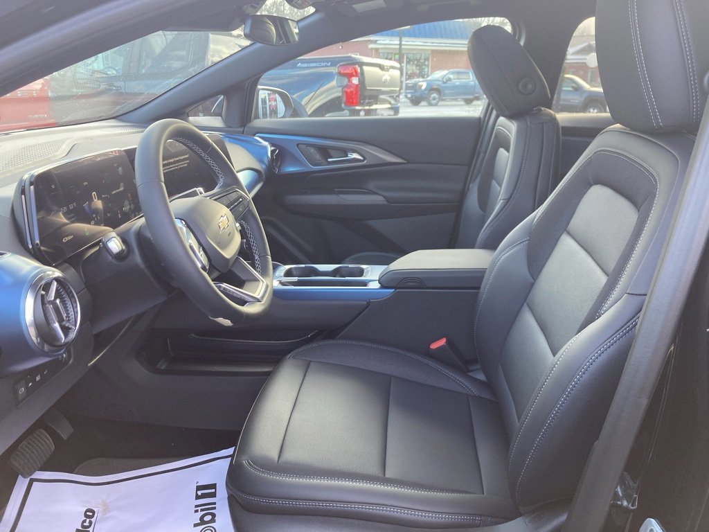 New 2026 Chevrolet Equinox EV LT image 9