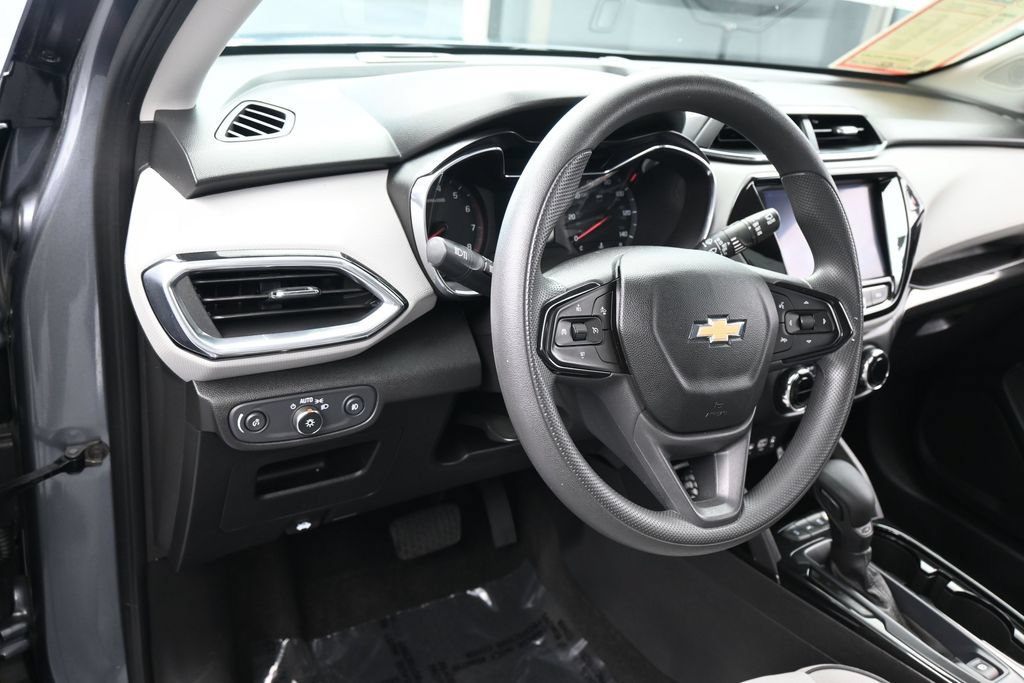 Used 2021 Chevrolet TrailBlazer LT w/ Convenience Package FWD image 15