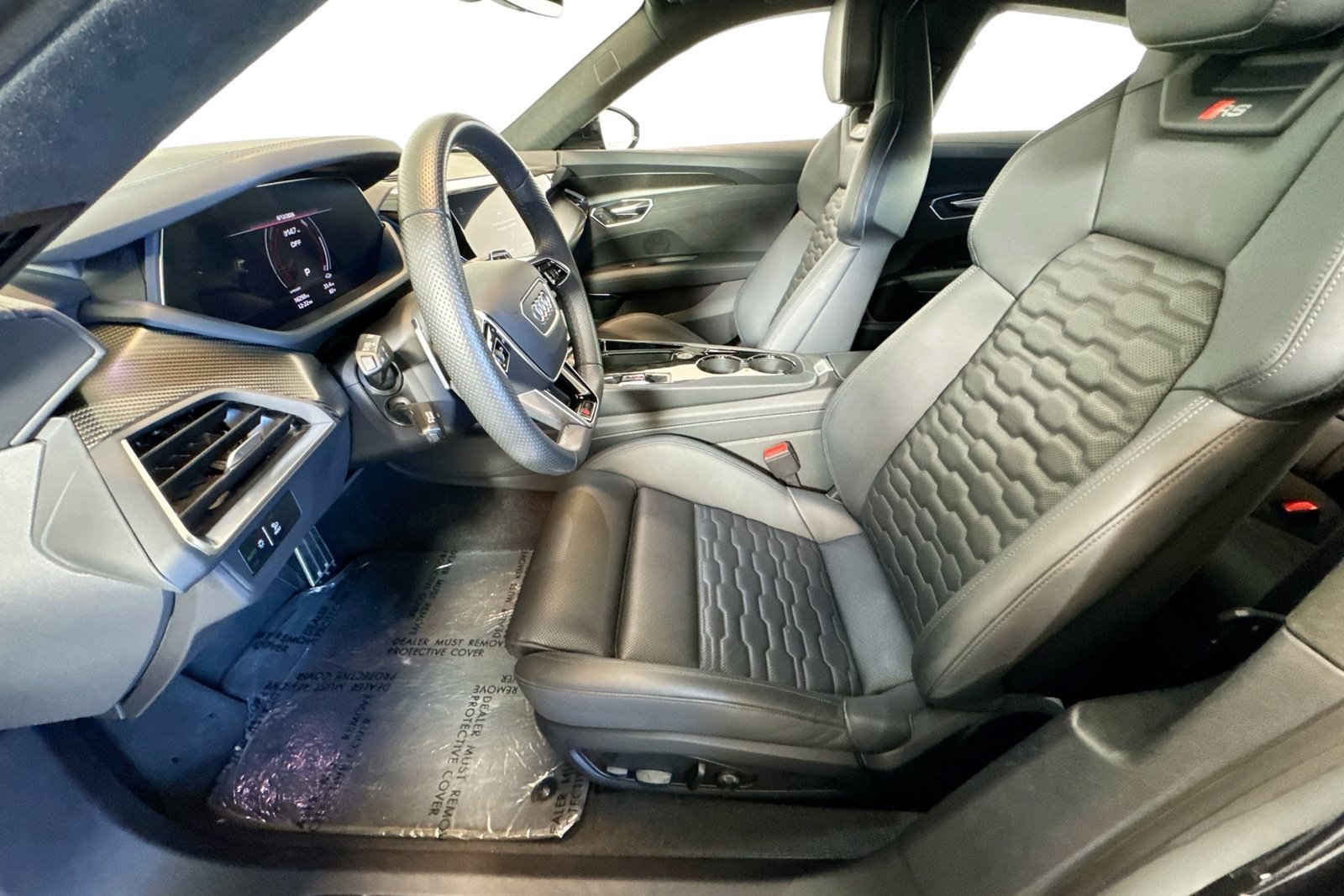 Used 2023 Audi RS e-tron GT w/ Carbon Performance Package AWD/4WD image 19