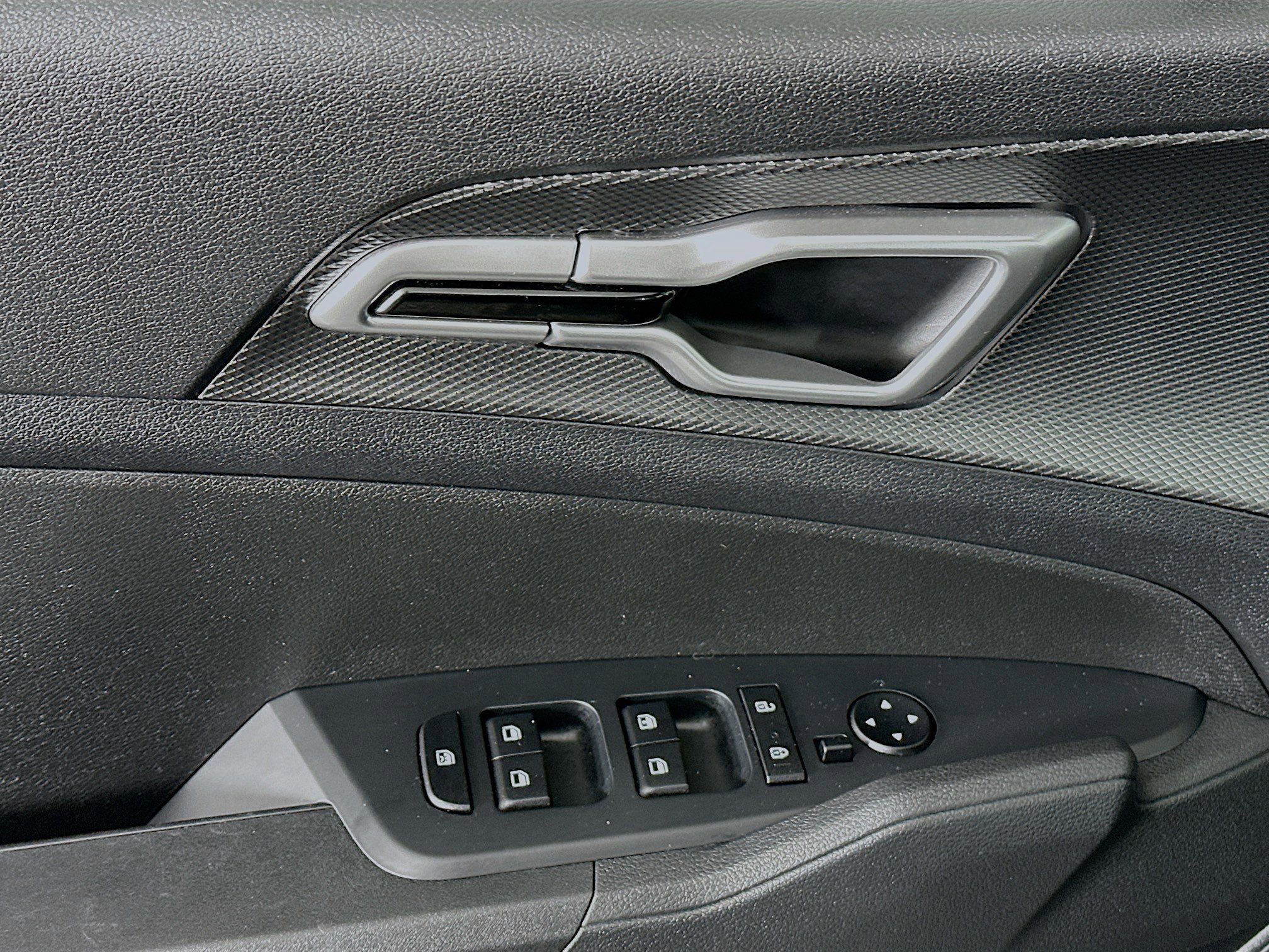 Used 2025 Kia Sportage LX image 15