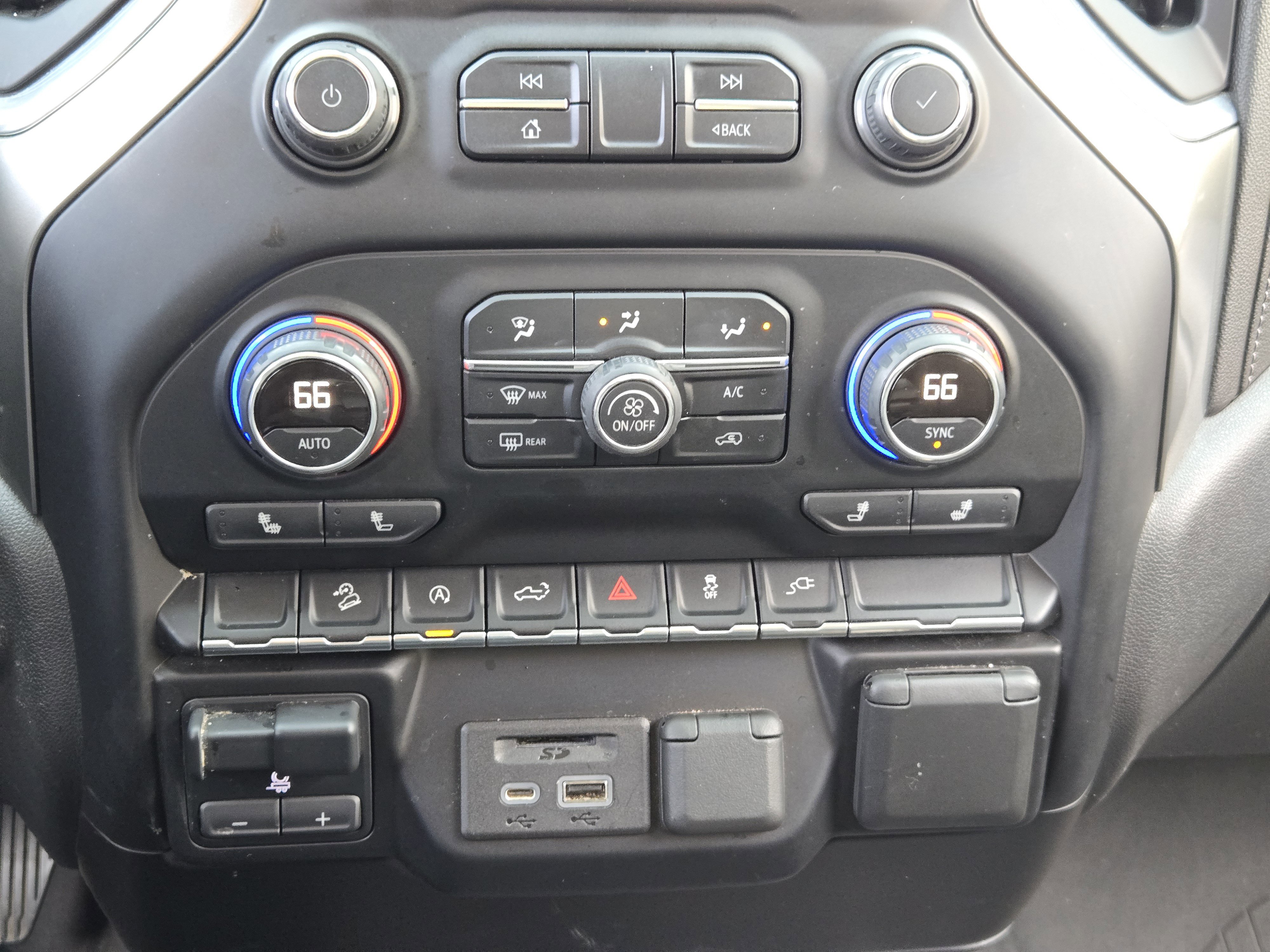 Used 2021 Chevrolet Silverado 1500 LT w/ Texas Edition Plus image 22