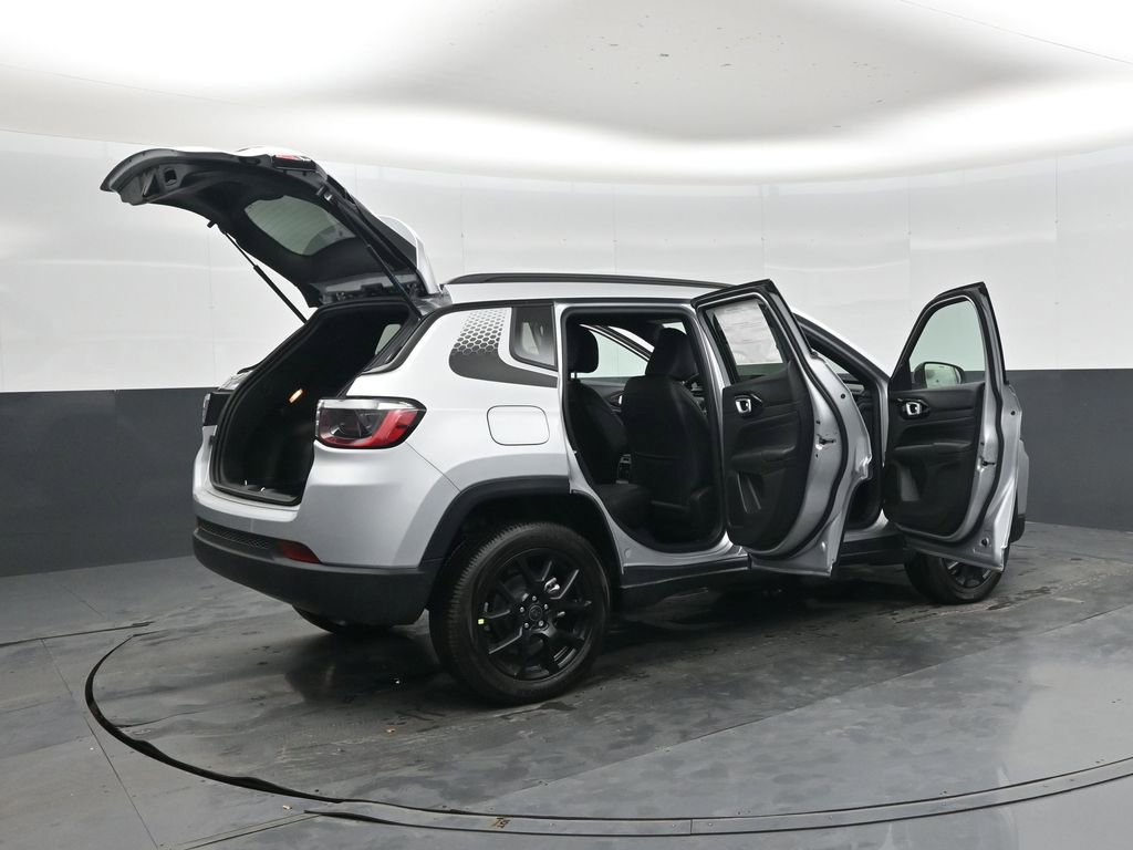 New 2026 Jeep Compass Latitude AWD/4WD image 46