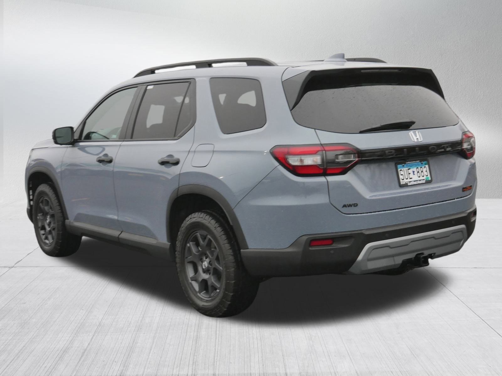 Certified 2025 Honda Pilot TrailSport image 5