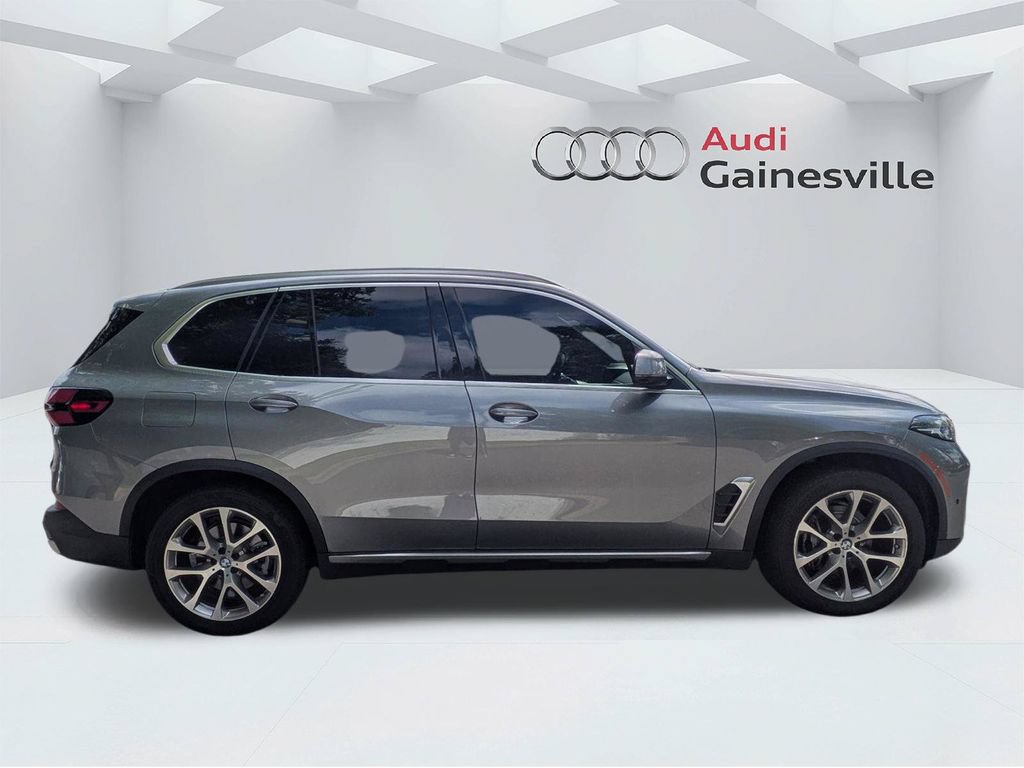 Used 2024 BMW X5 sDrive40i w/ Parking Assistance Package RWD image 4