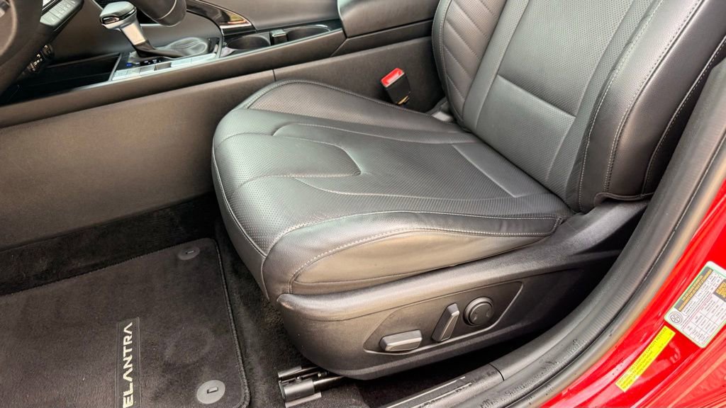 Used 2023 Hyundai Elantra Limited image 23