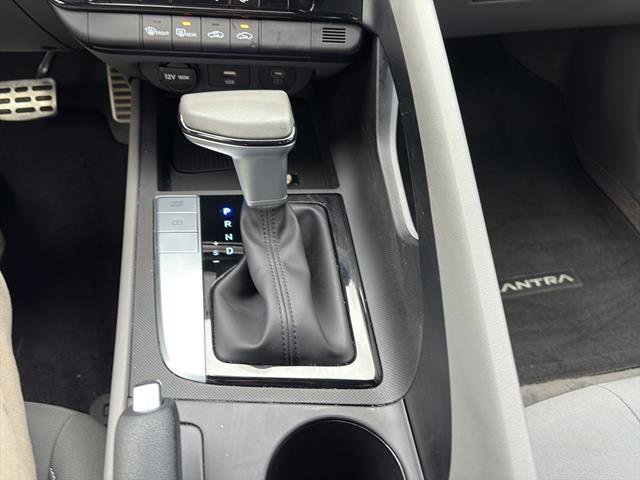 Used 2025 Hyundai Elantra Sport FWD image 23