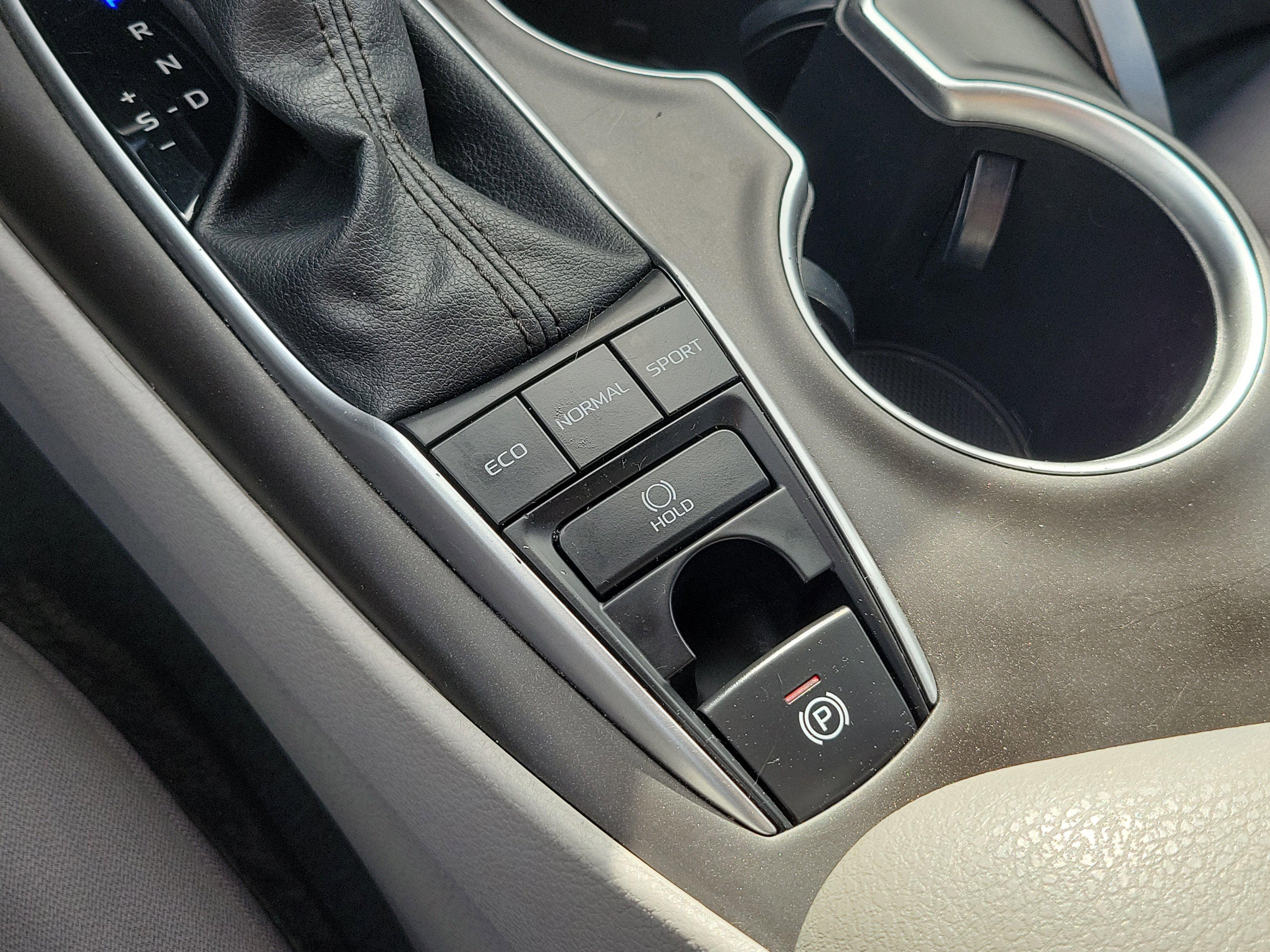 Used 2022 Toyota Camry LE image 35