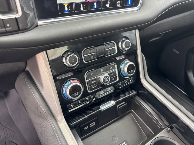 Used 2024 GMC Yukon Denali AWD/4WD image 27