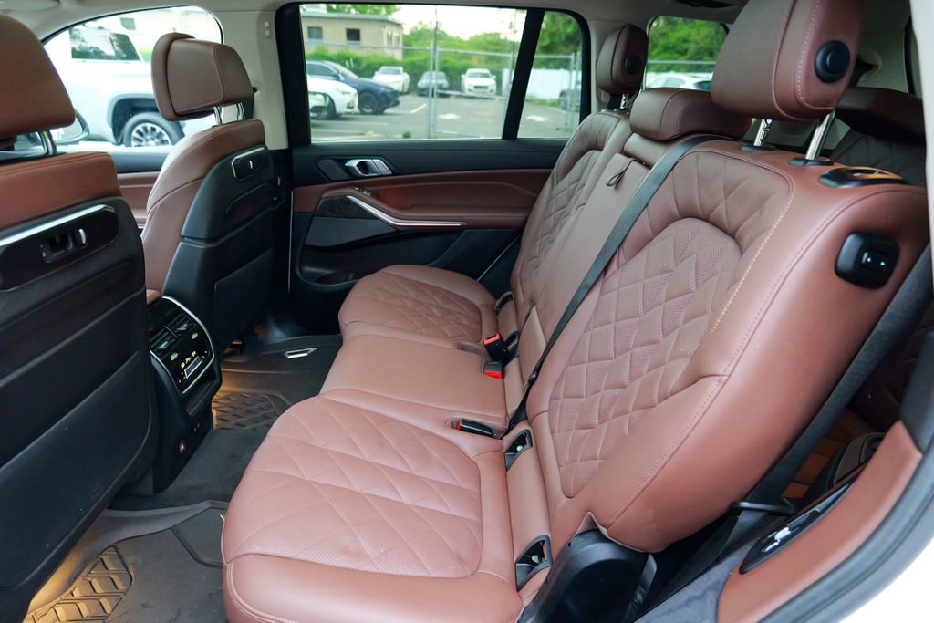 Used 2023 BMW X7 xDrive40i w/ Premium Package AWD/4WD image 27