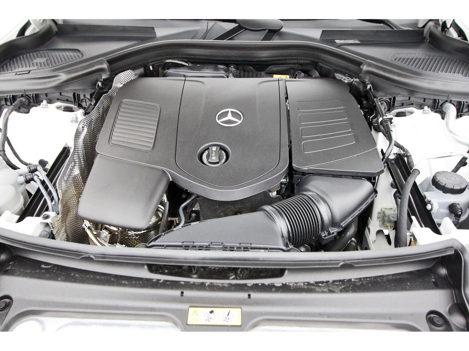 Used 2025 Mercedes-Benz GLC 300 image 32