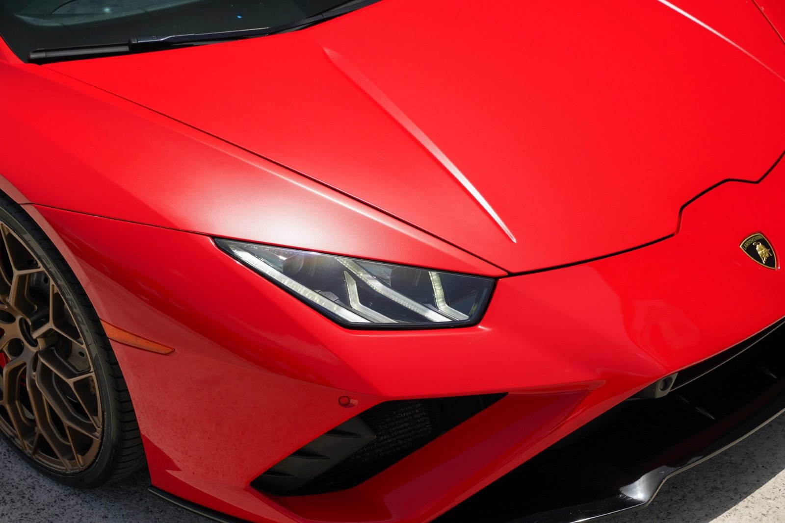 Used 2022 Lamborghini Huracan EVO RWD image 16