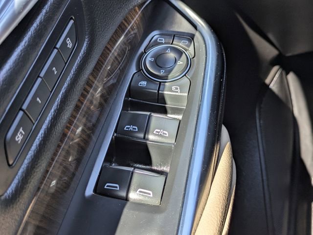 Used 2025 Cadillac XT4 Premium Luxury image 26