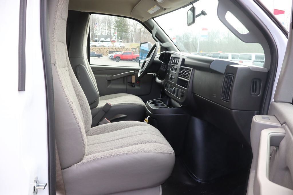 New 2026 Chevrolet Express 3500 w/ Power Convenience Package RWD image 21