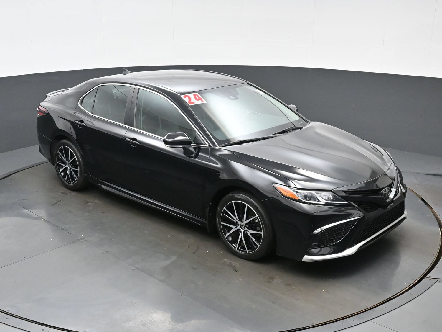 Used 2024 Toyota Camry SE FWD image 33