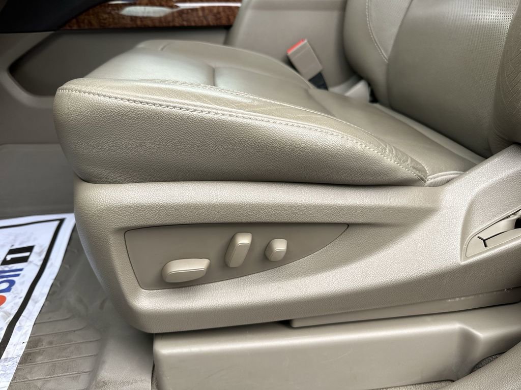 Used 2020 Chevrolet Tahoe Premier w/ Premier 6.2L Value Package image 12