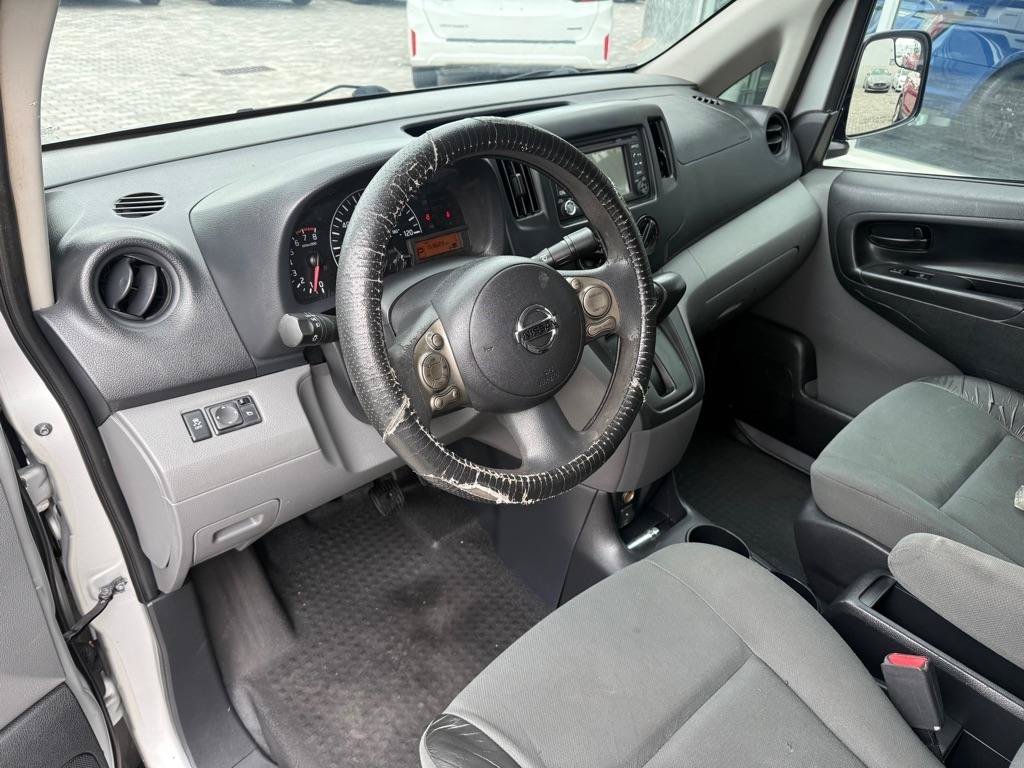 Used 2015 Nissan NV200 SV w/ Technology Package FWD image 18
